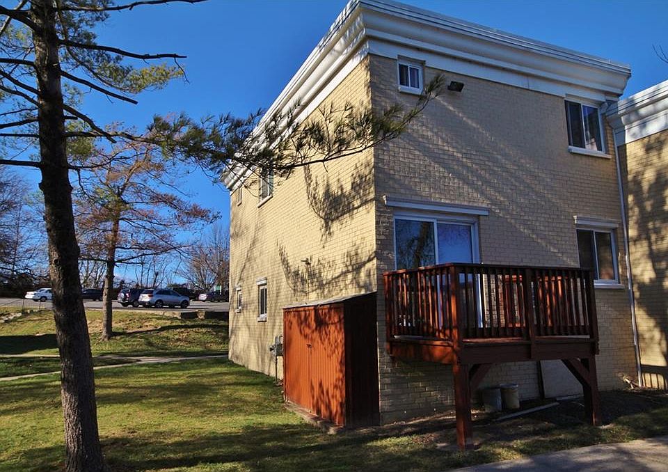 2nd image of 3 Lake Ave APT 7A