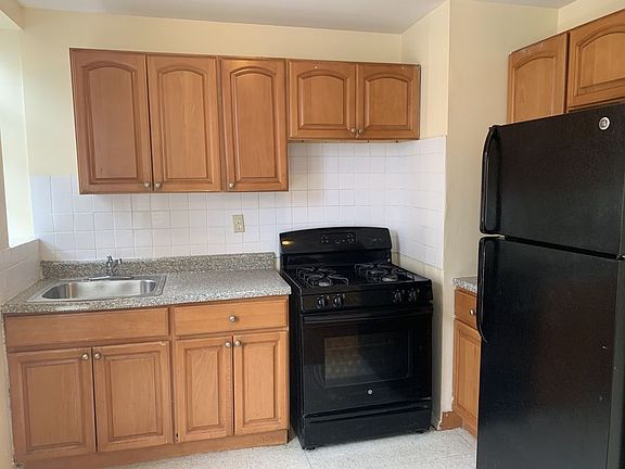 3rd image of 2406 Newkirk Ave APT C4