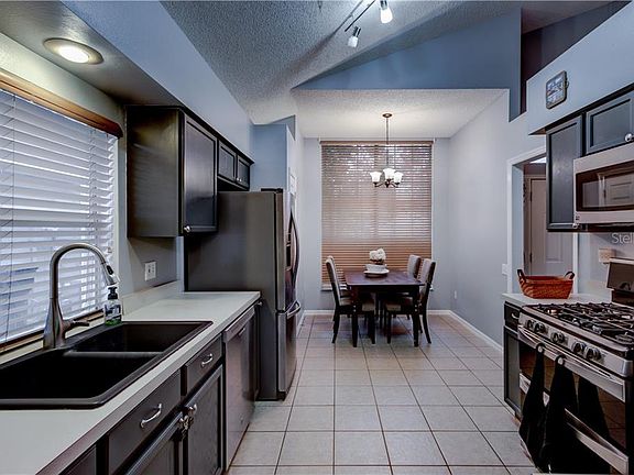 4th image of 4218 Oakberry Dr