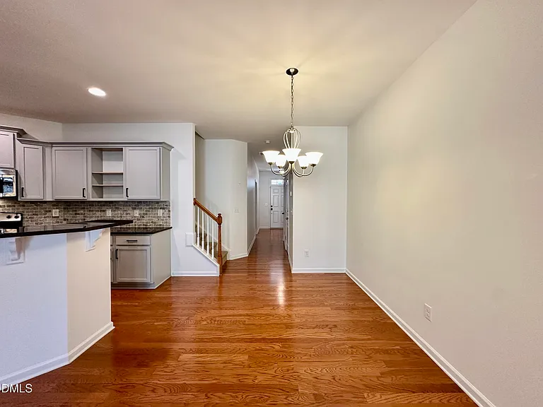 513 Dragby Ln — Photo 8