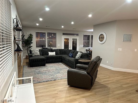 3rd image of 2850 Culloden Ave