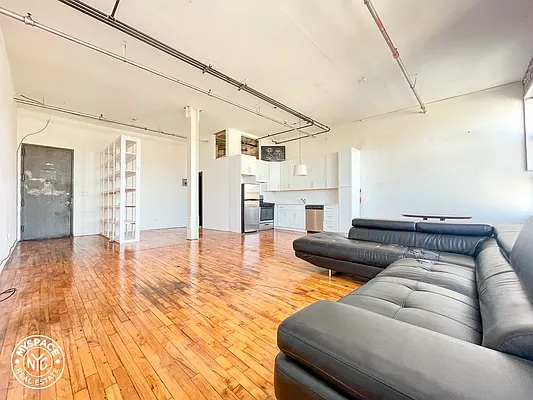 Rented by MySpaceNYC | media 18