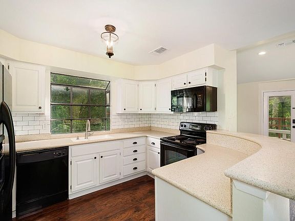 3rd image of 18115 Bambriar Dr