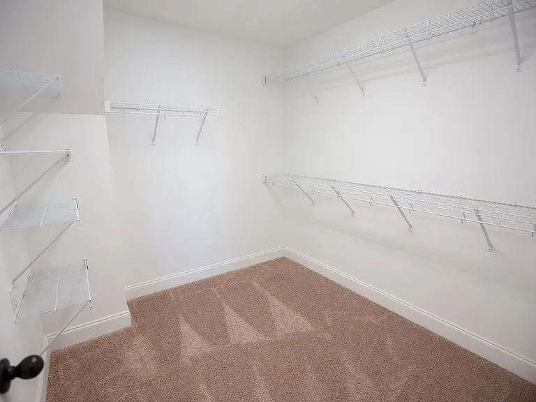505 Capstone Dr — Photo 16
