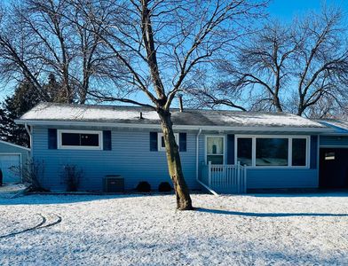 413 9th Ave NW, Waseca, MN, 56093