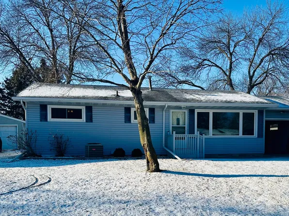 413 9th Ave NW, Waseca, MN 56093