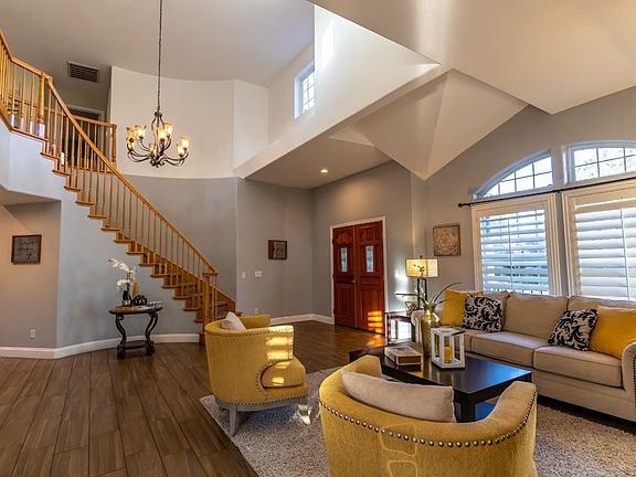 3rd image of 177 Sierra Ct