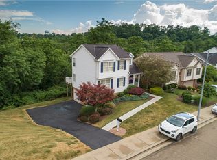 186 Oakbrook Cir, Pittsburgh, PA 15220