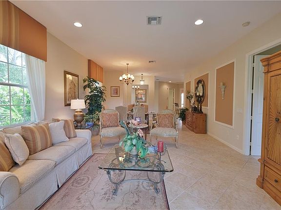 4th image of 4501 Cardinal Cove Ln #1