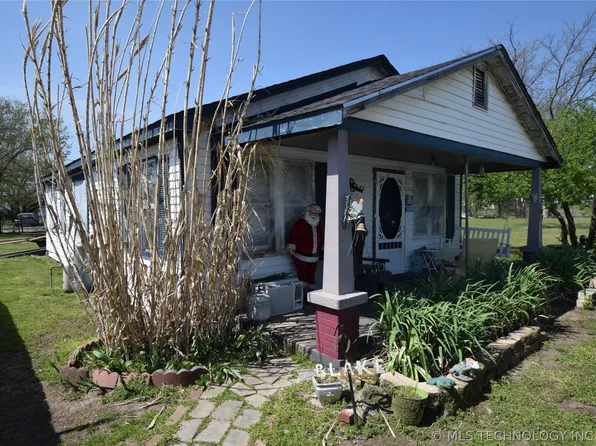 1 W Pine St, Stilwell, OK 74960