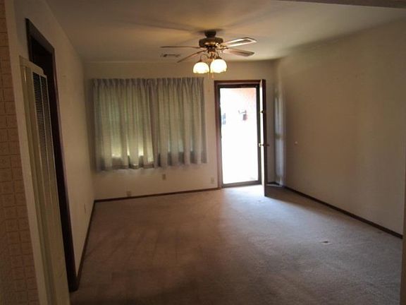 3rd image of 712 N Norman Ave
