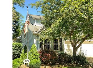 290 S Oval Dr, Chardon, OH 44024