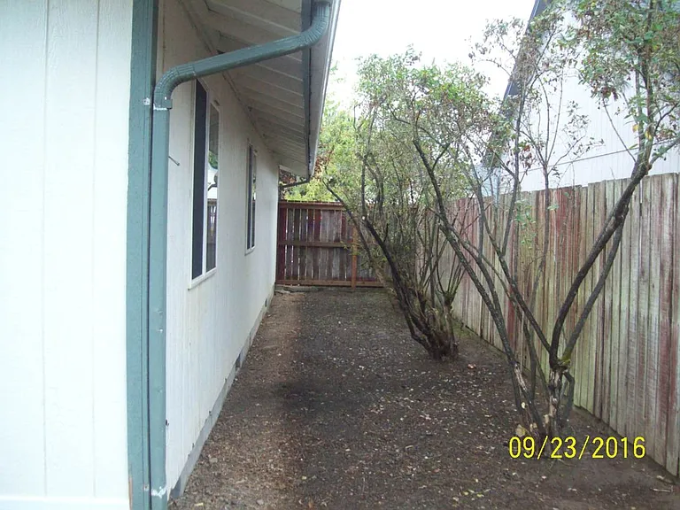 2720 S 11th St — Photo 17