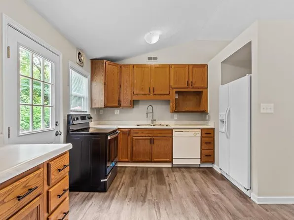 1415 Plaza Pl, Wentzville, MO 63385