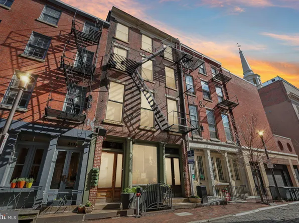 217 S Church St #2F, Philadelphia, PA 19106