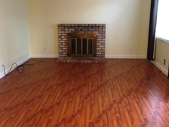 3rd image of 1158 Kentwood Ave