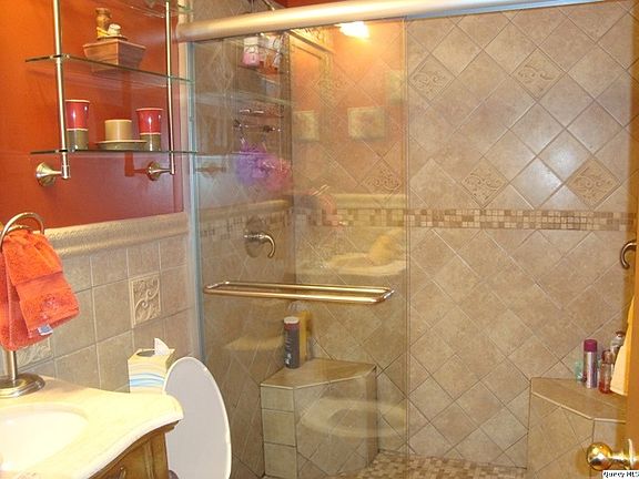 Home for Sale in Quincy, IL $132,900