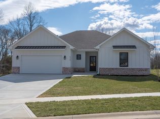 5143 Oak Ridge Pl, Columbus, IN 47201