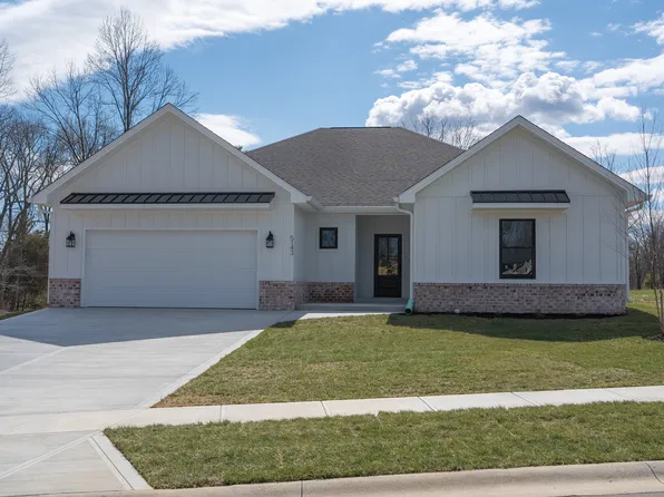 5143 Oak Ridge Pl, Columbus, IN 47201