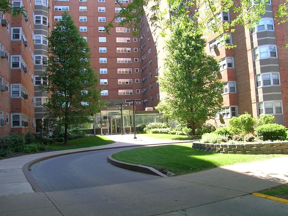1st image of 4970 N Marine Dr APT 422