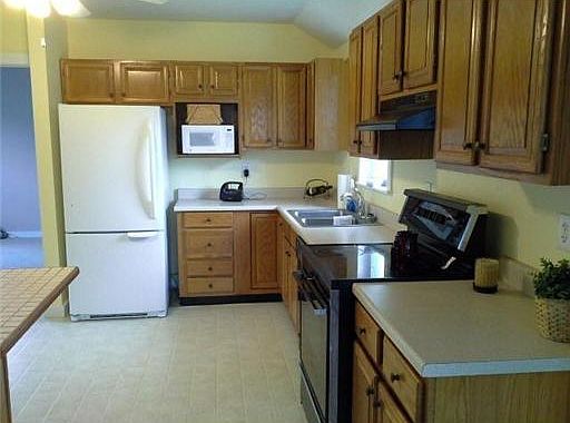 3rd image of 8500 Crestway Dr