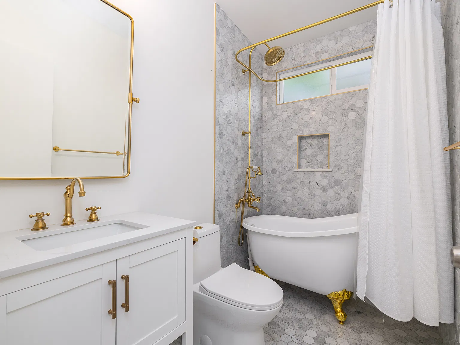 3 bed, 1.5 bath, 1068 sqft, $8,000 — Photo 3