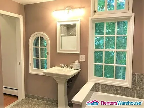 6616 N Charles St #C — Photo 15