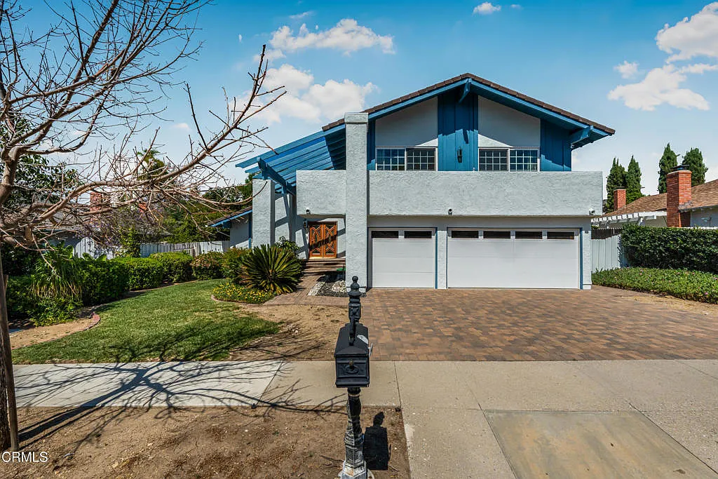 4 bed, 2.5 bath, 2532 sqft, $5,100 — Photo 3