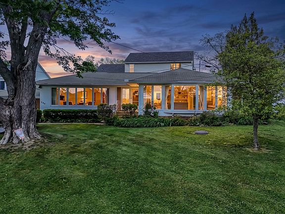 3rd image of 286 Lakeshore Dr W