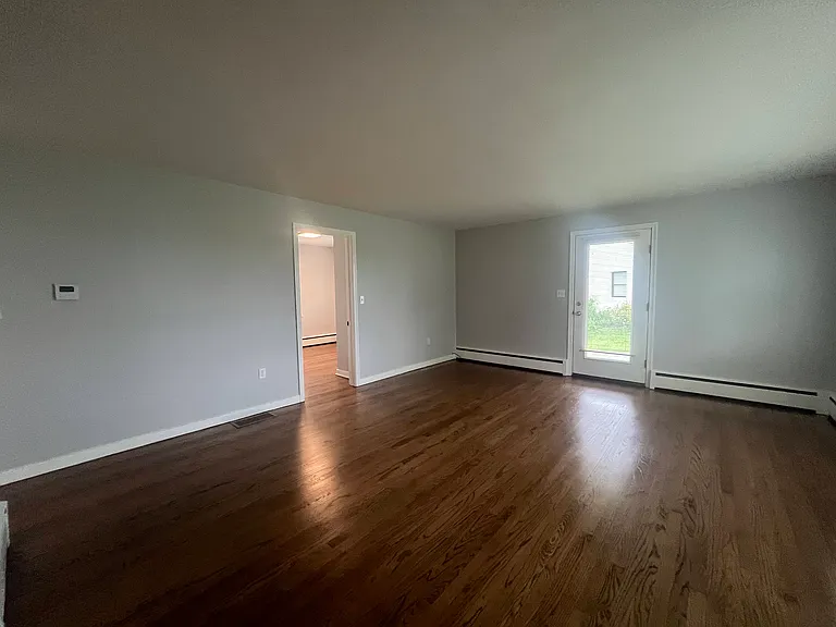 335 Maple St — Photo 17