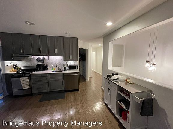 4th image of 3652 Columbia St