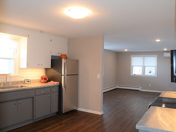 3rd image of 32 E Lake St Unit 8