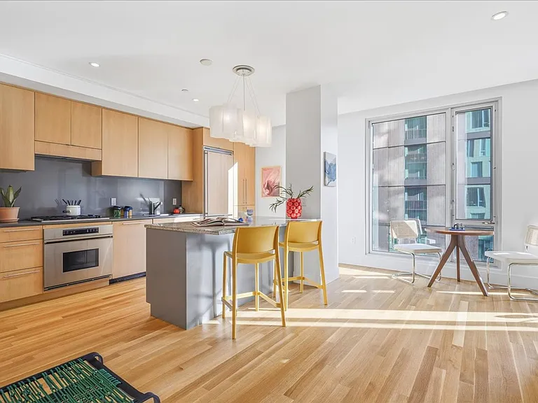 937 NW Glisan St #435 — Photo 15