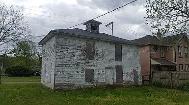 2nd image of 922 S Limestone St