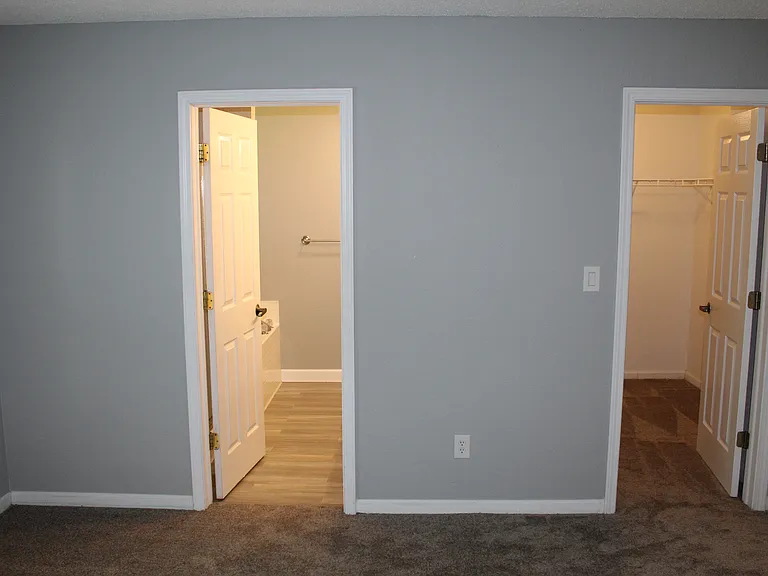 612 Woodfield Cir — Photo 10