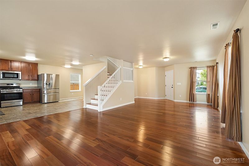 5th image of 4307 Murrelet Avenue SW