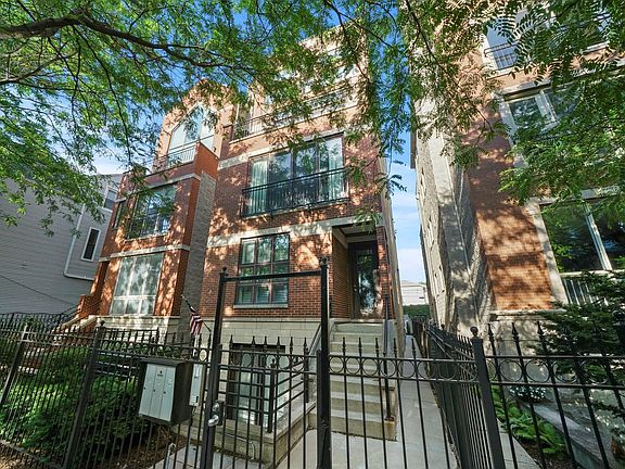 3rd image of 2921 N Damen Ave Unit 3