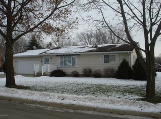 1913 9th St SW, Austin, MN 55912