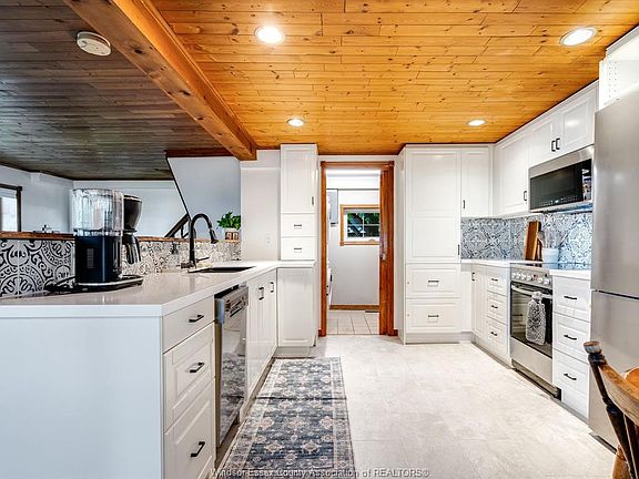 2nd image of 20 Wilkinson Dr