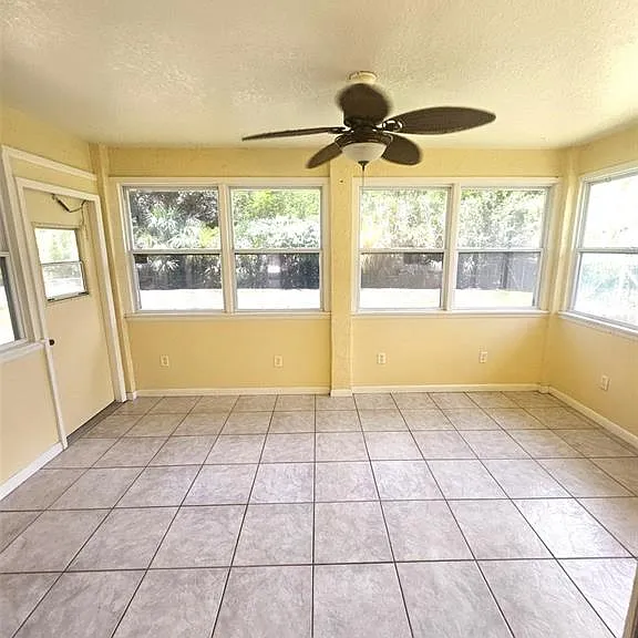 23123 Glen Ave — Photo 15