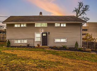 10 Abbeyview Ave, Willow Grove, PA 19090