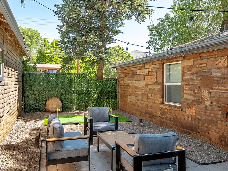 1527 N Center St — Photo 27