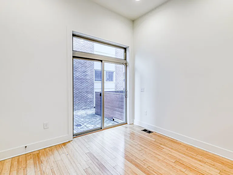 919 N 5th St #13 — Photo 19