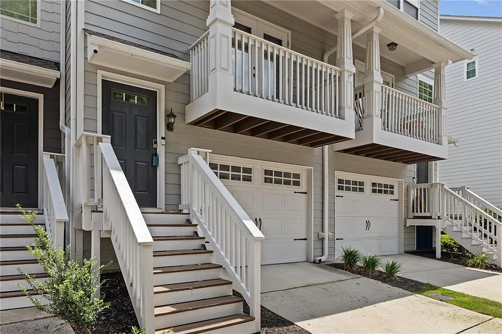 3 bed, 3.5 bath, 1326 sqft, $2,750 — Photo 2