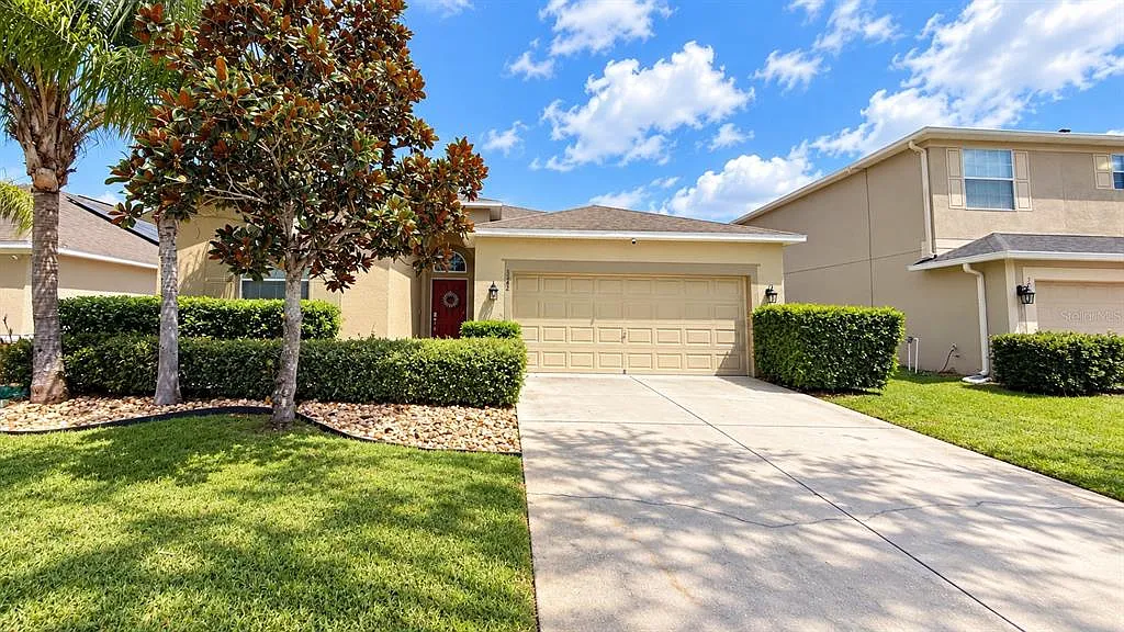 4 bed, 3.0 bath, 2123 sqft, $2,350 — Photo 2