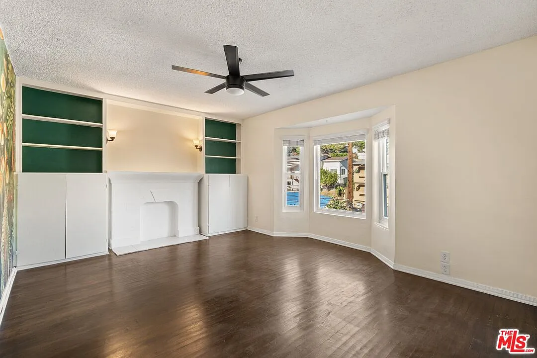 3 bed, 2.0 bath, 1120 sqft, $3,995 — Photo 3