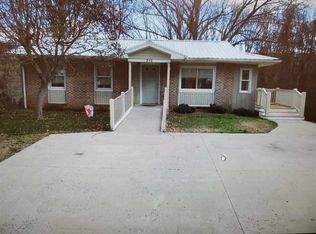 212 Elkin Cir, Waynesboro, VA 22980