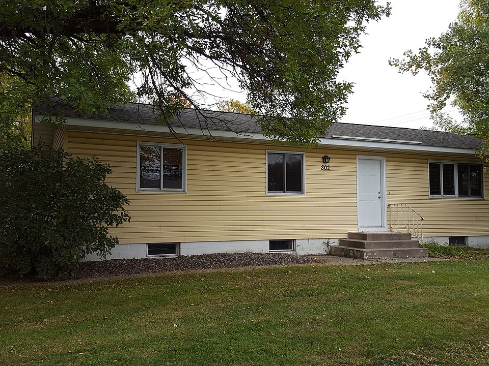 1st image of 802 15th Ave N