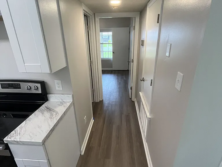 7322 Albert St — Photo 8