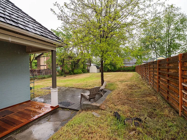 2660 Jefferson Ave — Photo 31